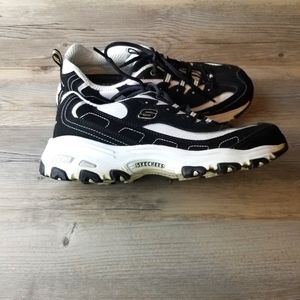 Skechers D'Lites Leather Black and White Athletic Wide Fit Sneakers